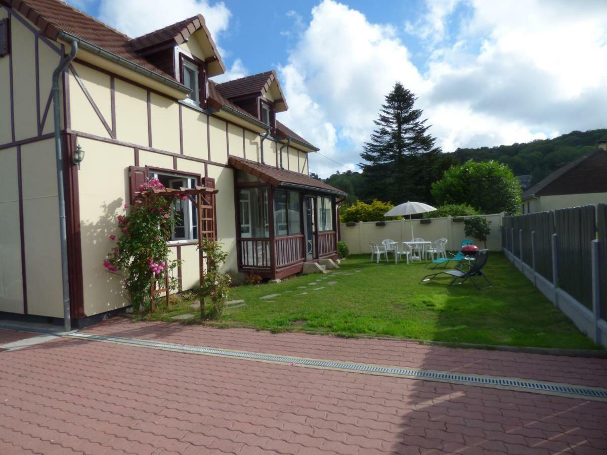 Gite Le Petit Chalet Avec Parking Gratuit إتريتا المظهر الخارجي الصورة